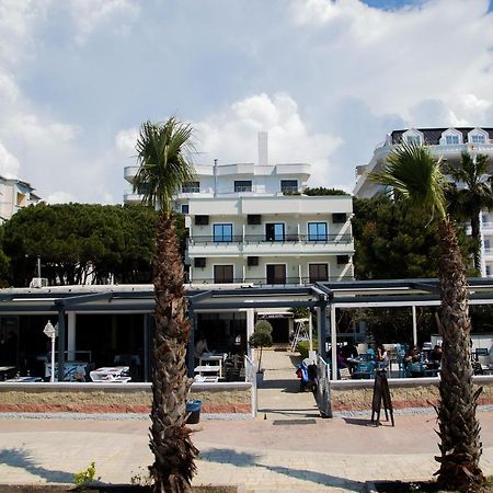 Okej Hotel Golem  Extérieur photo